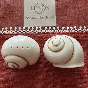 Vintage Lenox Snell Salt/Pepper Shaker